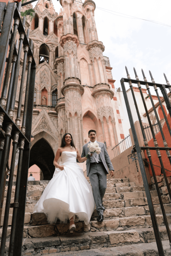 On September 27, 2025, the two returned to their shared roots, marrying at Parroquia de San Miguel Arcángel in San Miguel de Allende, Mexico — surrounded by family, friends and former teammates who had witnessed their story from the beginning.