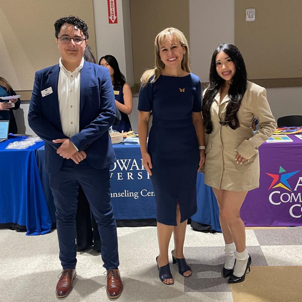 Ricardo Lefranc Pierantozzi ‘24 and Leslie Galvan '25 with President Montserrat Fuentes.