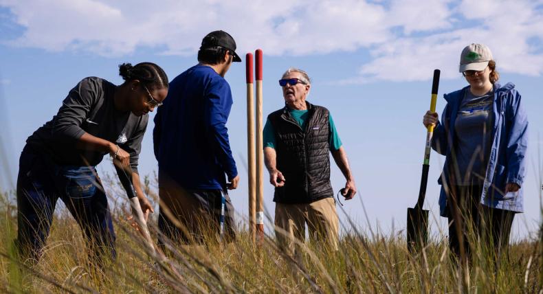 Students conduct research in Rockport, Texas for Environmental Science and Policy course