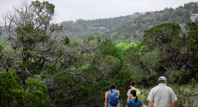 Students hike Wild Basin