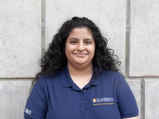 Ariana Mendez headshot