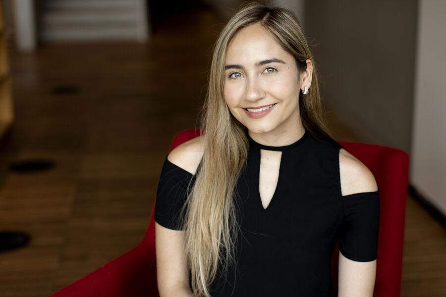 Frida Melgar portrait in Munday Library