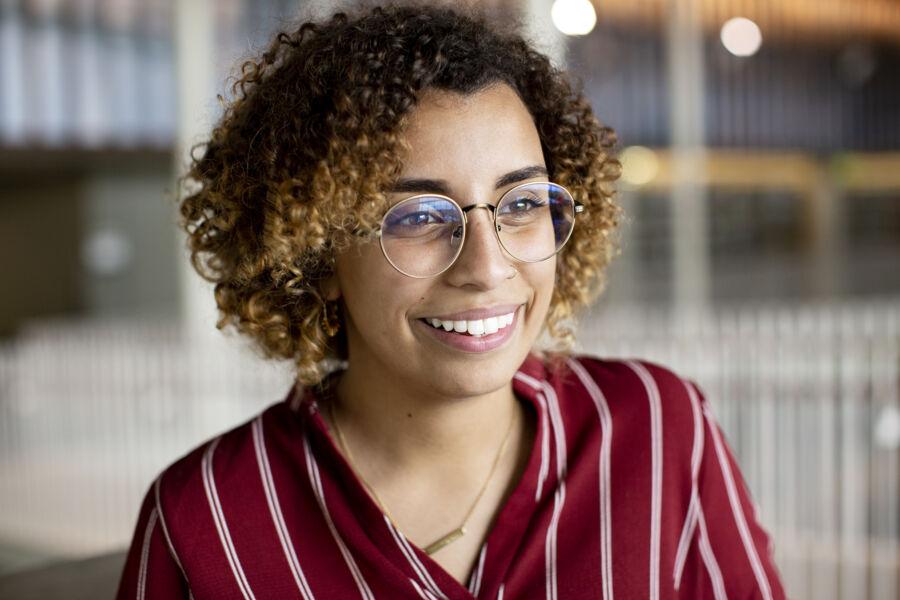Rachel Leader portrait in Munday Library.