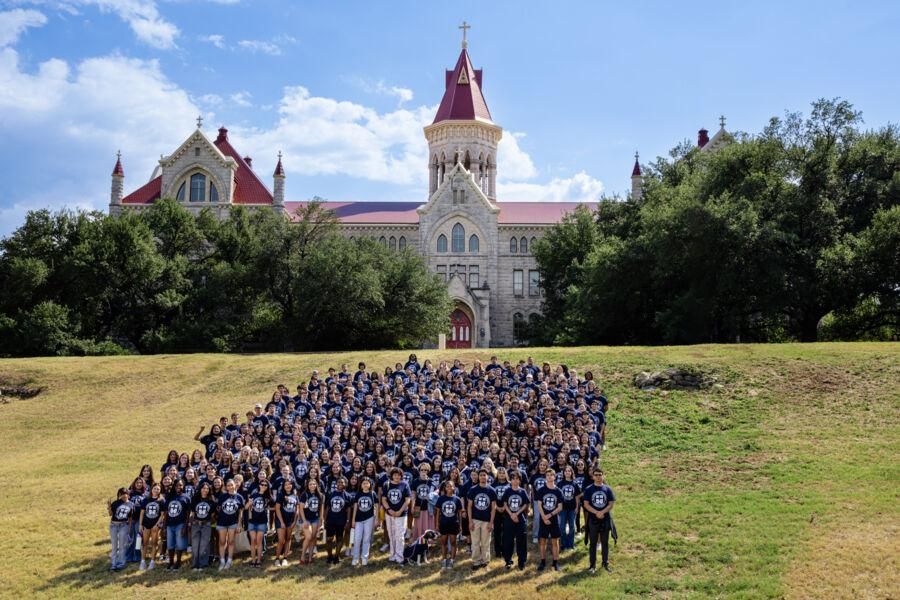 Class of 2029 group photo in front of Main Building.